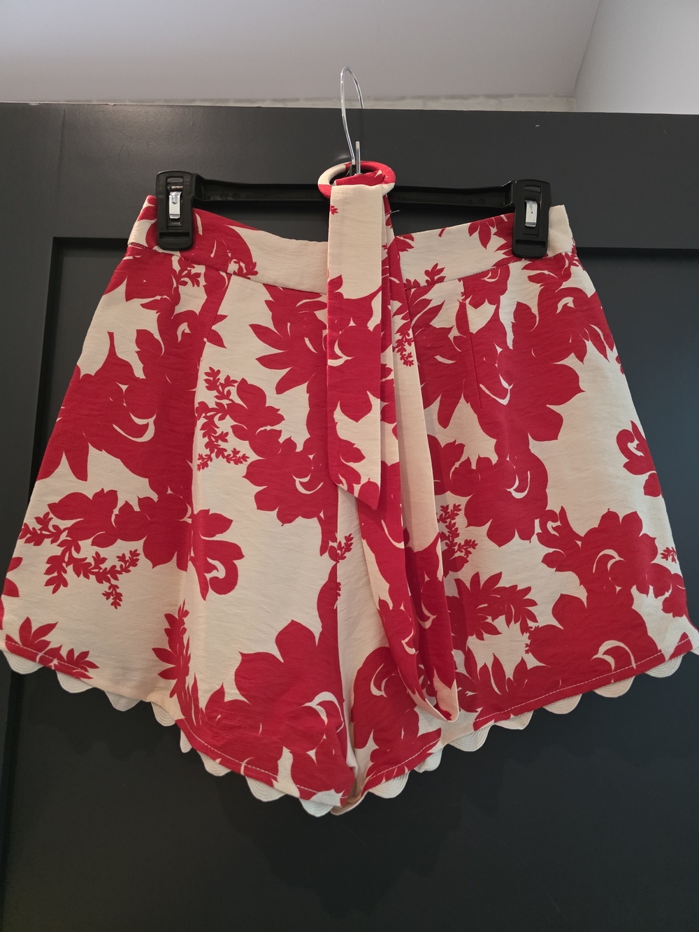 Red Floral Button-Front Short Set - Picture 6 of 7